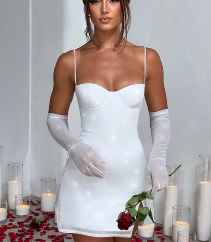 Kort klänning med slits och axelband