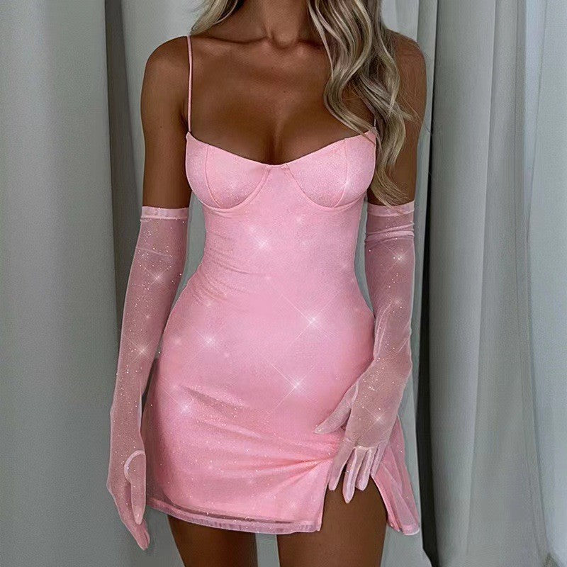 Kort klänning med slits och axelband