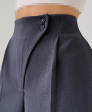 Smalldragna byxor för klippning