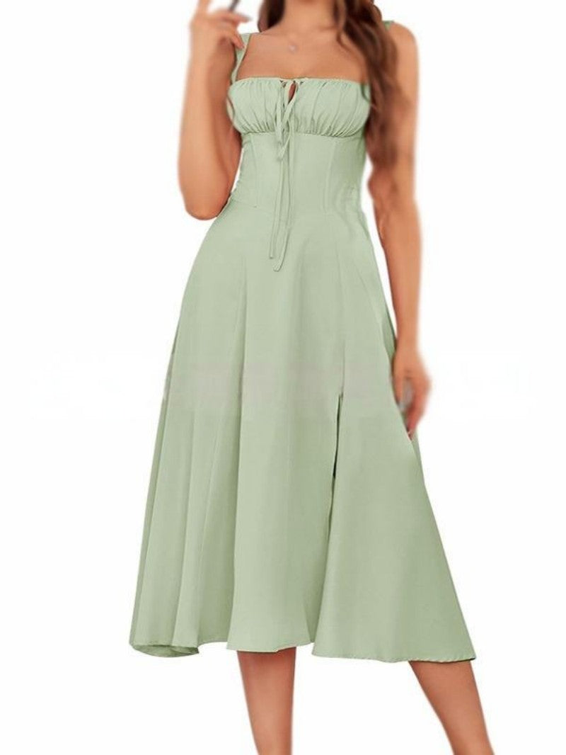 Enfärgad klänning med snörning