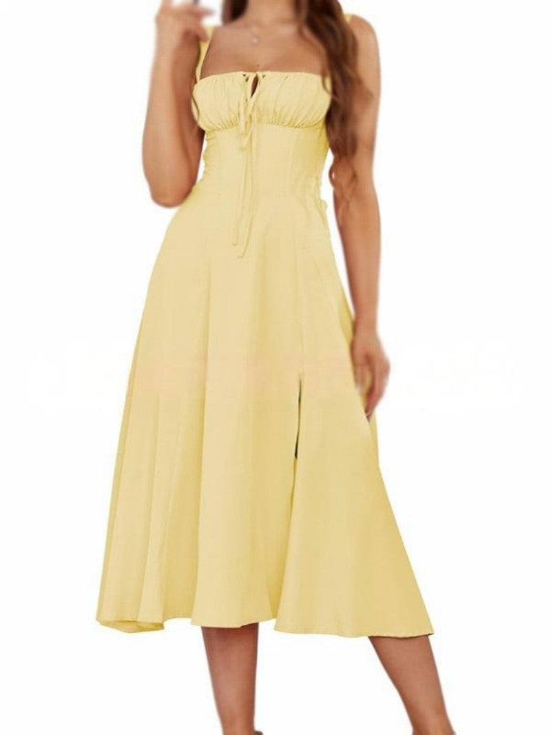 Enfärgad klänning med snörning