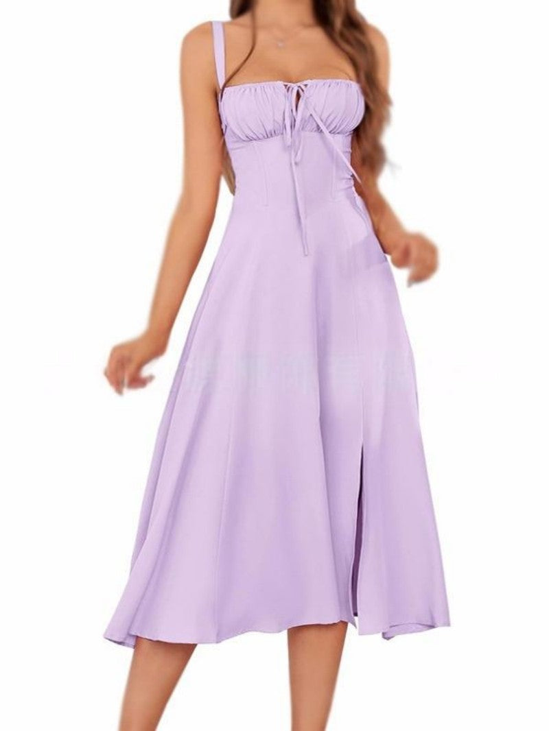 Enfärgad klänning med snörning