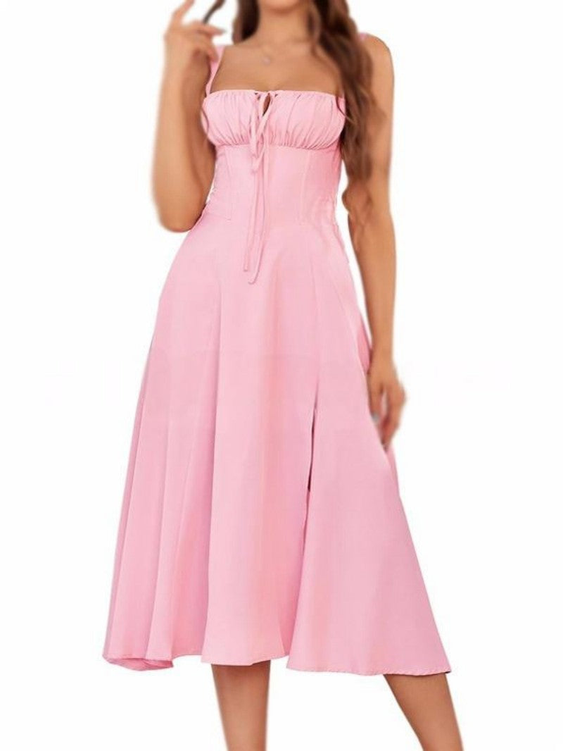 Enfärgad klänning med snörning